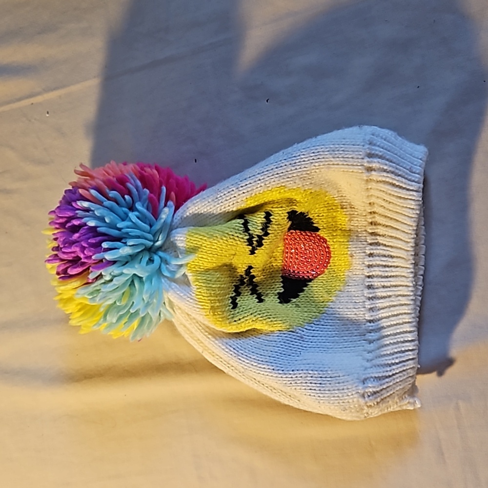 Place Emoji hat